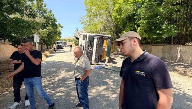 Sürücü kimseye zarar vermemek için freni boşalan tırı yan yatırdı, 1 yaralı