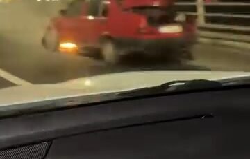 Tofaş marka otomobil köprünün üzerinde alev aldı