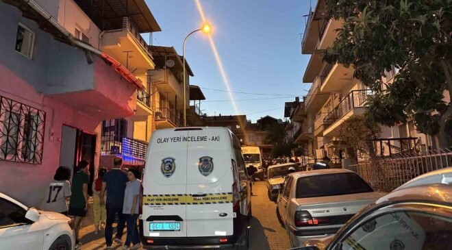 Uşak’ta dut toplarken çatıdan düşen adam hayatını kaybetti