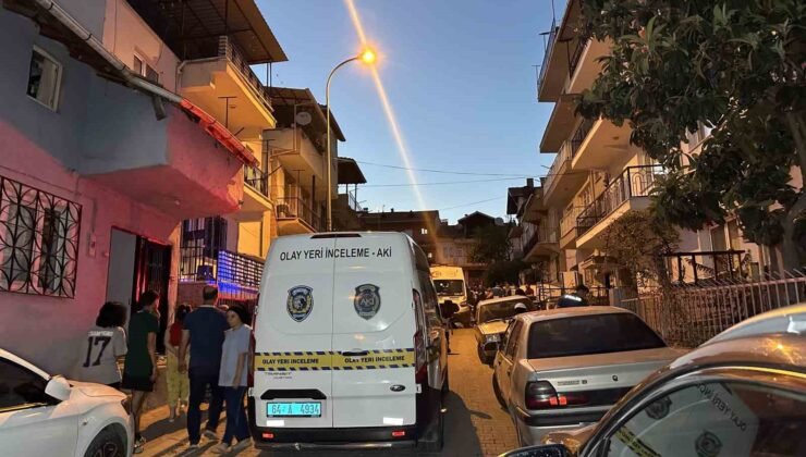 Uşak’ta dut toplarken çatıdan düşen adam hayatını kaybetti
