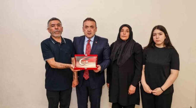 Vali Sözer, şehit Abdurrahman Hilal’in ailesini ziyaret etti