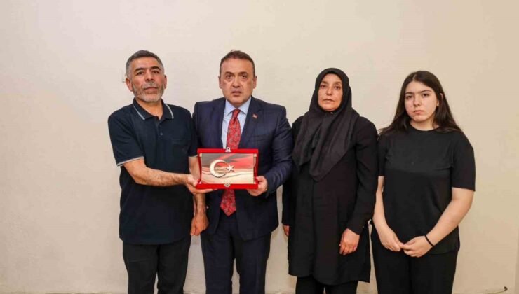 Vali Sözer, şehit Abdurrahman Hilal’in ailesini ziyaret etti