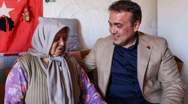 Vali Sözer, yaşlı vatandaşın kapısını çaldı