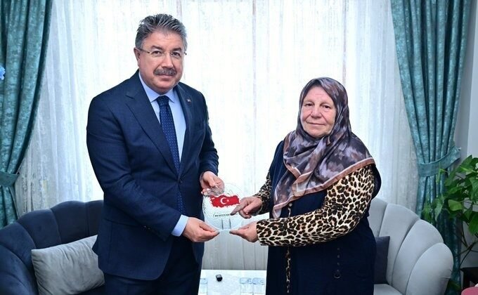 Vali Yılmaz, Merhum Kıbrıs Gazisi Tınmaz’ın ailesine taziye ziyaretinde bulundu