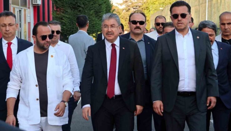 Vali Yılmaz ve Milletvekili Hatipoğlu, Eskişehirspor’u ziyaret etti