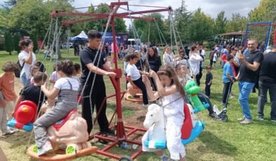 AK Parti Aile Pikniği’nde 25 bin yemek fişi 1 saatte tükendi