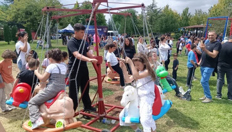 AK Parti Aile Pikniği’nde 25 bin yemek fişi 1 saatte tükendi