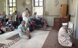 Asırlık cami 17 yıldır ibadetin önündeki “engelleri” kaldırıyor
