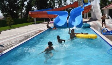 Beylikova’da aquapark ve yüzme havuzları yeniden hizmete açıldı