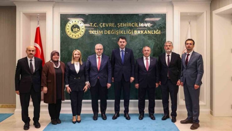 Bilecik heyeti Bakan Kurum’la yatırımları masaya yatırdı