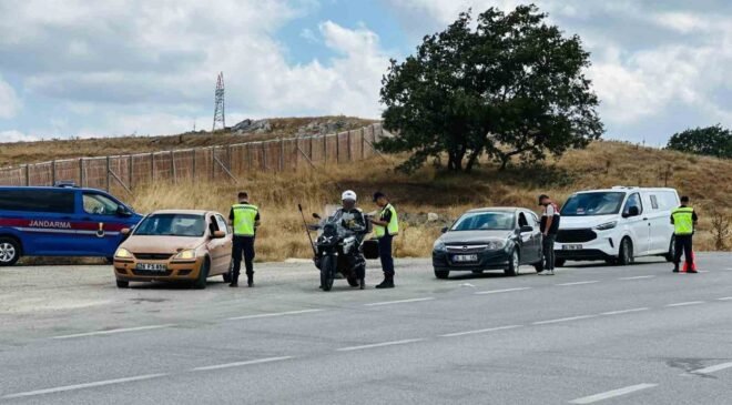 Bilecik’te Güven ve Huzur Uygulamasında 8 yoklama kaçağı yakalandı