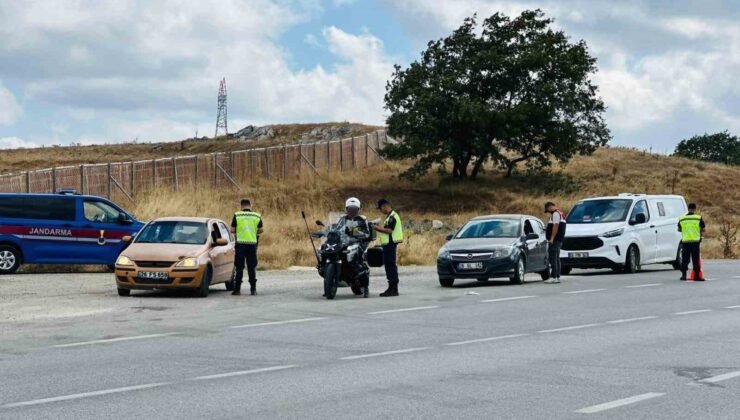 Bilecik’te Güven ve Huzur Uygulamasında 8 yoklama kaçağı yakalandı