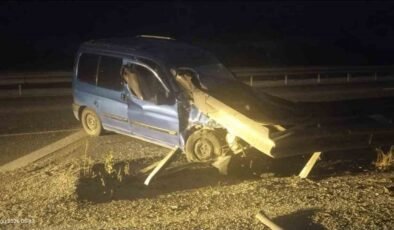 Bilecik’te otomobil bariyerlere çarptı: 1 yaralı