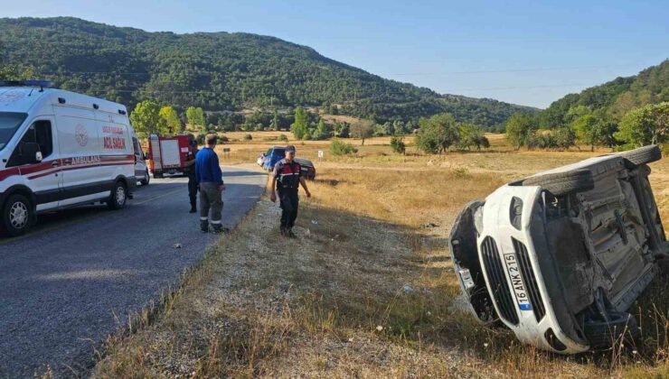 Bilecik’te otomobil yan yattı: 5 kişi yaralandı