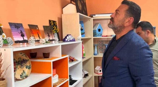 Bilecik’te özel ihtiyaçlı gençlerin el emeği eserleri beğeni topladı