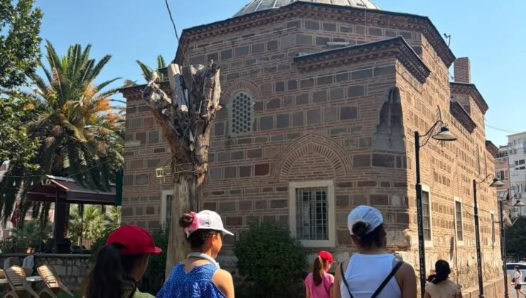 Bilecikli çocuklar Manisa’nın tarihi ve kültürel yerlerini gezdi