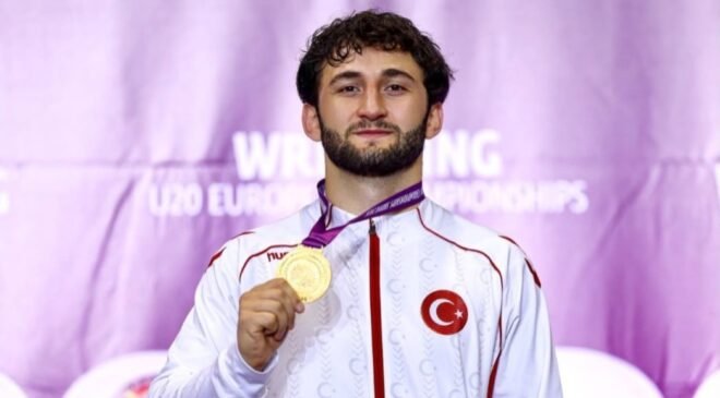 Bilecikli güreşçi dünya ikincisi oldu