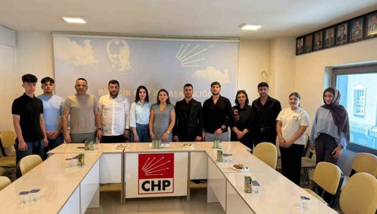 CHP Gençlik Kolları Genel Başkanı Berfin Karan, Bilecik’te gençlerle buluştu