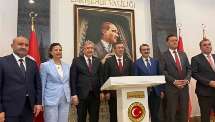Cumhurbaşkanı Yardımcısı Yılmaz, Eskişehir Valiliğini ziyaret etti