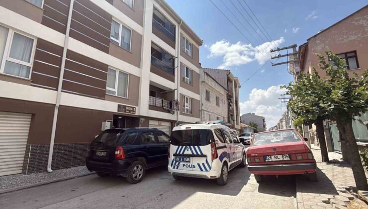 Dairenin camında otururken bahçeye düşen çocuk hastaneye kaldırıldı