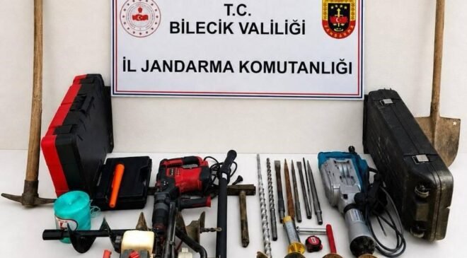 Darphane emeklisi ve 4 arkadaşı define ararken yakalandı