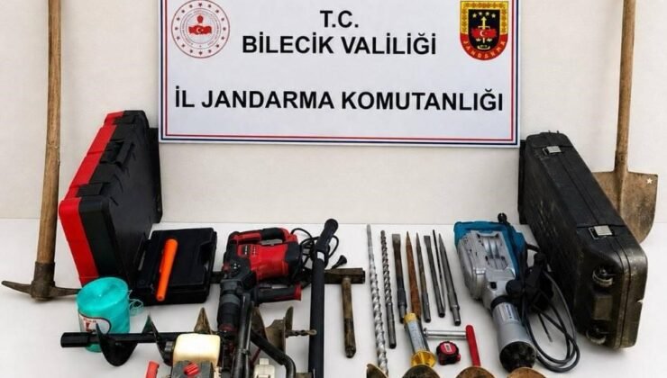 Darphane emeklisi ve 4 arkadaşı define ararken yakalandı