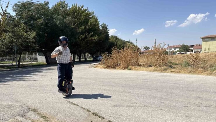 ’Tek teker’ üzerinde 4 bin kilometre gezen 60’lık delikanlıyı görenler şaşırıyor