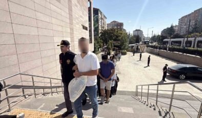 Eskişehir merkezli 19 ilde modem dolandırıcılığı operasyonunda 53 şahıs tutuklandı