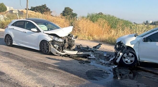 Eskişehir’de 2 araç kafa kafaya çarpıştı
