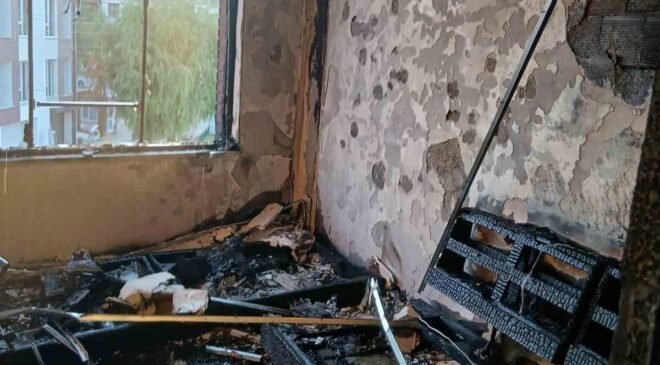 Eskişehir’de 2 katlı binada yangın: 5 kişi dumandan etkilendi