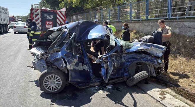 Eskişehir’de 3 aracın karıştığı feci kazada 1 ölü, 1 ağır yaralı