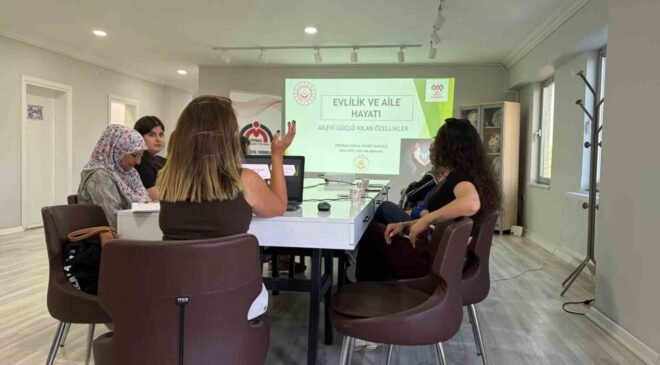 Eskişehir’de ’Aile Eğitim Programı’ kapsamında bilgilendirme yapıldı