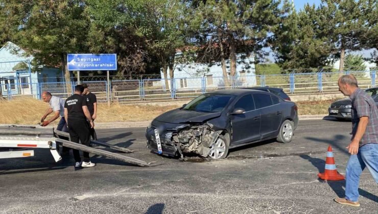 Eskişehir’de hafif ticari araç ile otomobil çarpıştı: 1 yaralı
