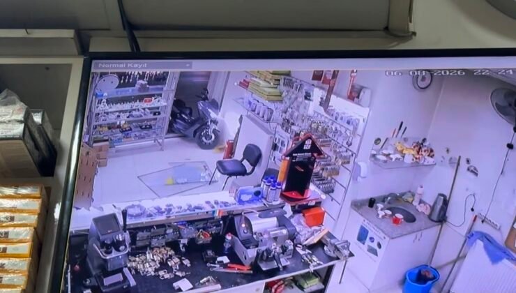 Eskişehir’de kaza sonrası güvenlik kamerası izlenirken bıçaklı kavga: 2 yaralı