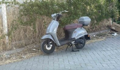 Eskişehir’de kontrolden çıkan motosiklet tramvay durağına daldı: 1 yaralı