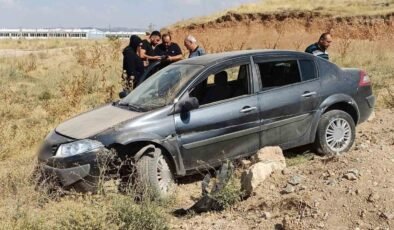 Eskişehir’de kontrolden çıkan otomobil toprak alana girdi
