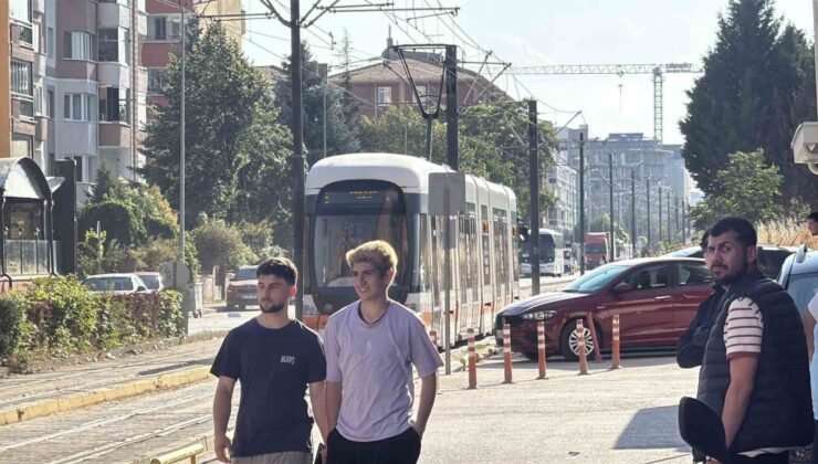 Eskişehir’de tramvayın çarptığı yaya yaralandı