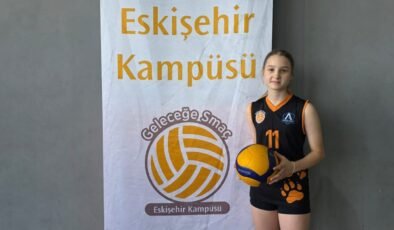 Eskişehir’de yetişen 11 yaşındaki sporcu, köklü voleybol kulübünün altyapısına transfer oldu