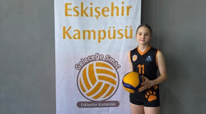 Eskişehir’de yetişen 11 yaşındaki sporcu, köklü voleybol kulübünün altyapısına transfer oldu