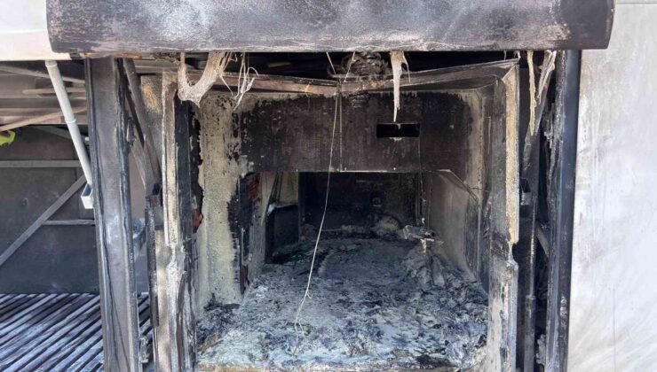 Eskişehir’de yolcu otobüsünde yangın çıktı, yolcular son anda tahliye edildi