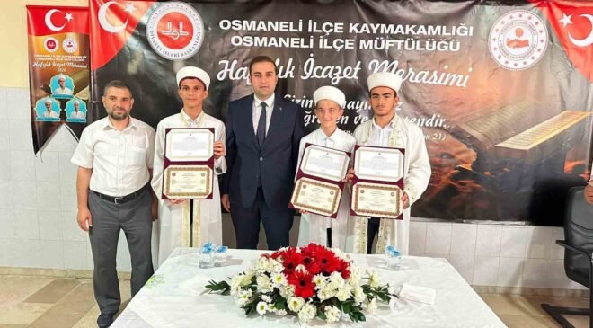 Hafızlık eğitimini tamamlayan öğrenciler belgelerini aldı