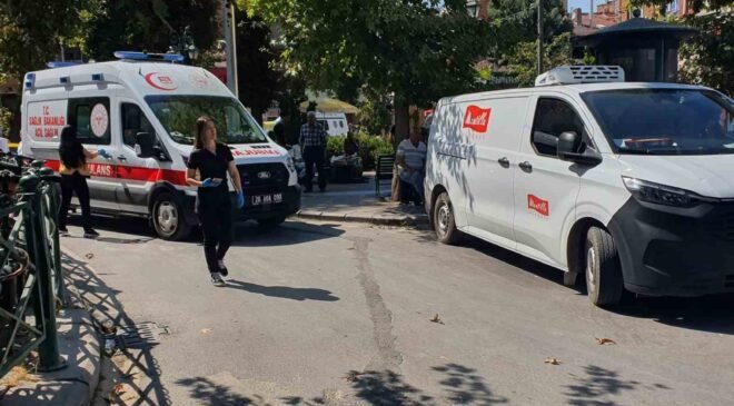 Hatalı park ambulansa geçit vermedi