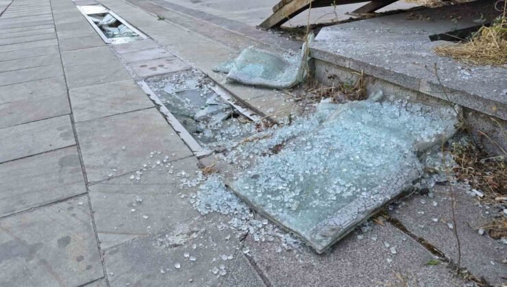 Hatboyu Caddesi vandalların hedefi oldu