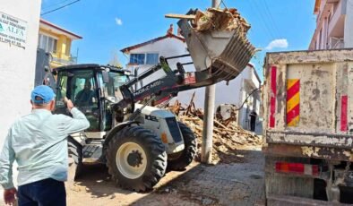 Hisarcık’ta riskli metruk bina kontrollü şekilde yıkıldı