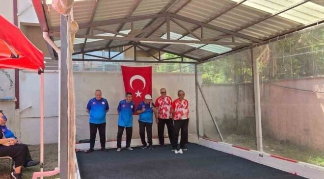 Huzurevi sakinleri bocce müsabakasında buluştu