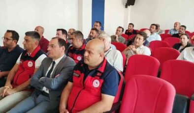 İki kamyonun çarpıştığı kazada 4 kişi yaralandı