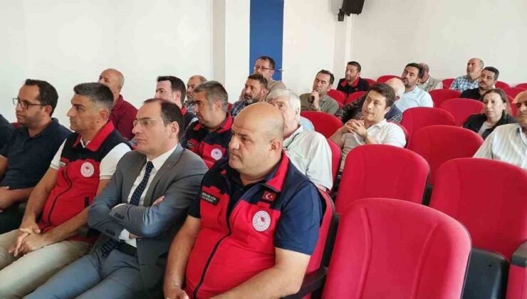 İki kamyonun çarpıştığı kazada 4 kişi yaralandı