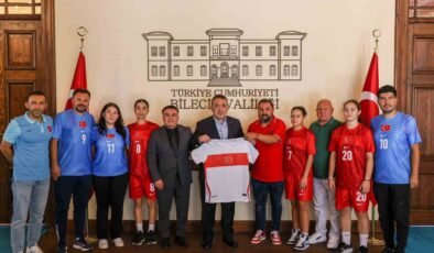 İşitme Engelliler Genç Kız Futsal Milli Takımı, Bilecik’te kampa girdi