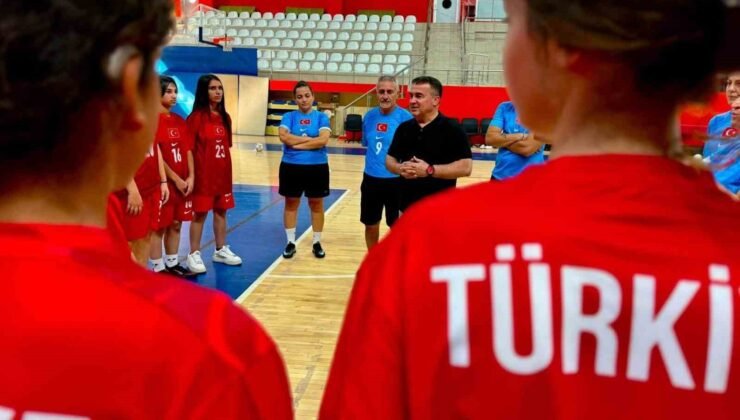 İşitme Engelliler Genç Kız Futsal Milli Takımı kampı Bilecik’te başladı