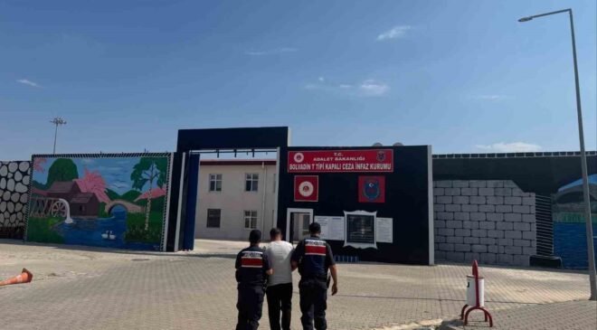 Jandarma aranan 24 kişiyi yakaladı